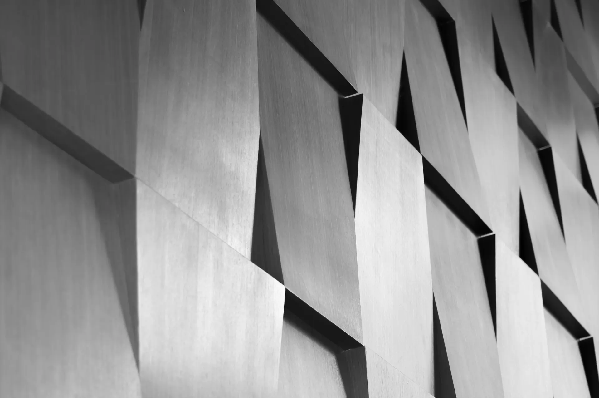 Paneles geométricos de madera en gris